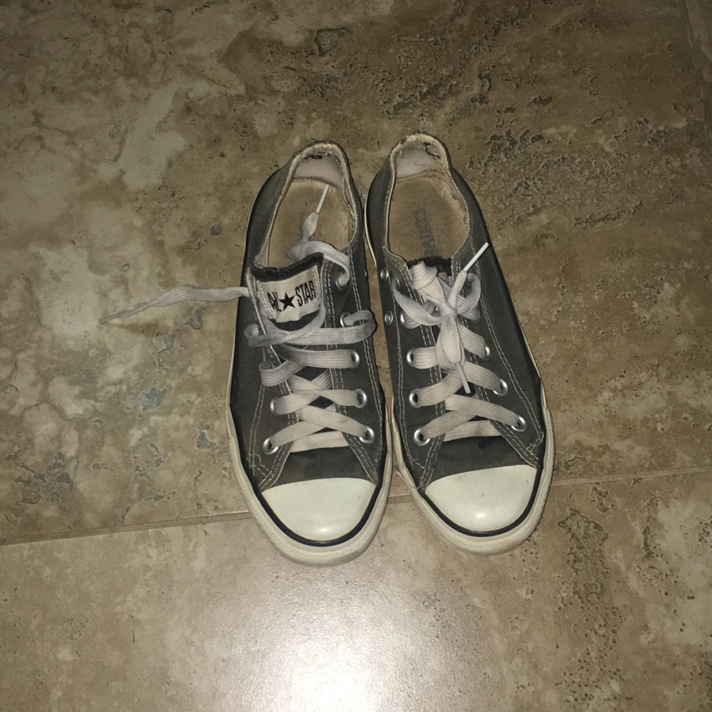 black low top converse